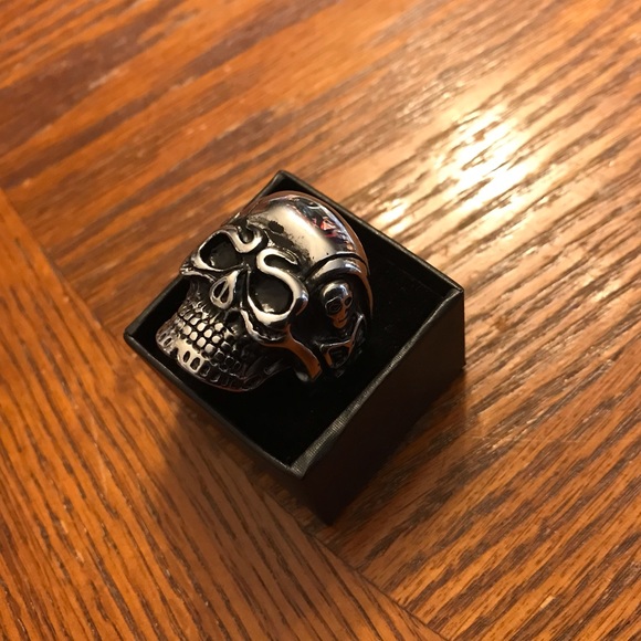 Cool Stainless Steel Skull Ring! - Picture 9 of 14